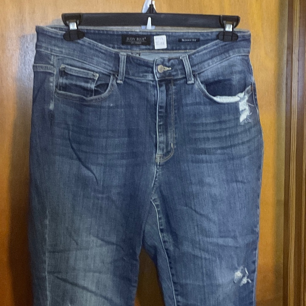 Judy Blue Women's Boyfriend Distressed Dark Blue Jeans - Picture 1 of 3